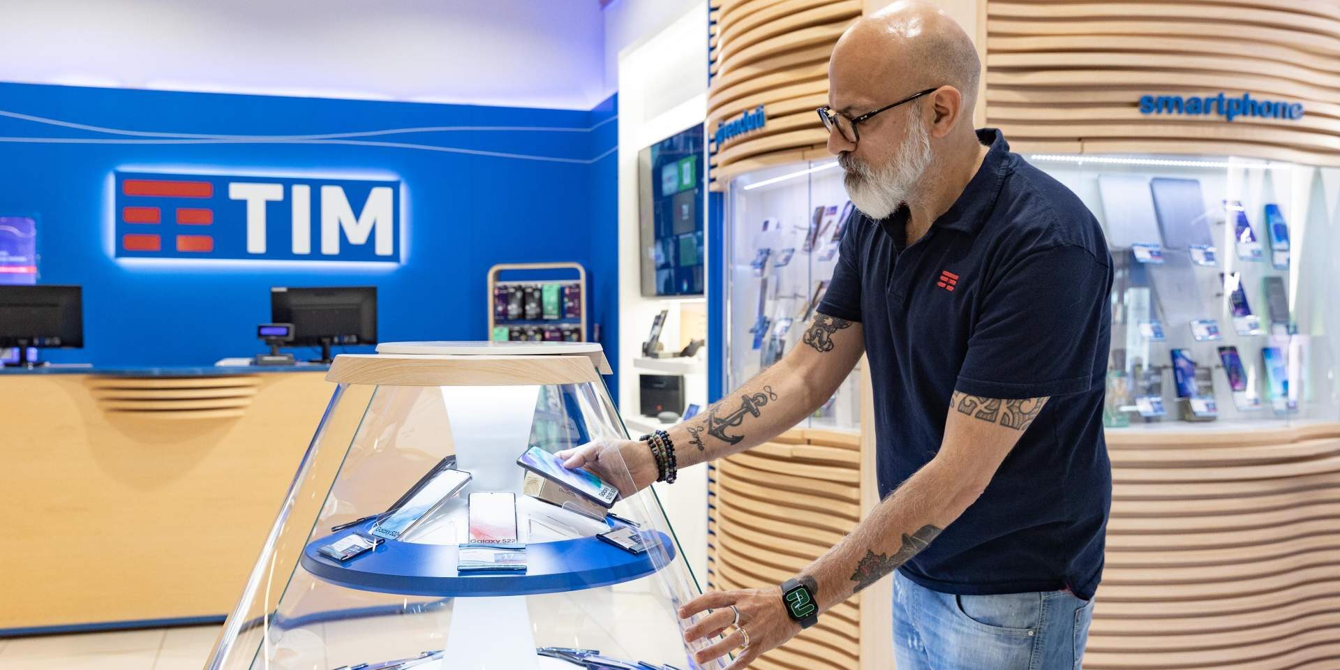 Brescia C.C. Elnòs Shopping Center 2 Negozi TIM Brescia